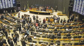 Câmara aprova MP que altera regras de registro de nascimento